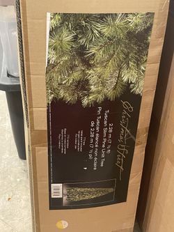 Slim Pine Unlit Christmas Tree 7’