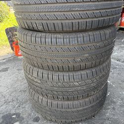 National Commando HT52 LT285/70R17