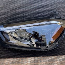 2024 2025 2026 Mercedes-Benz GLE350 GLE450 Left Driver Side LED Projector Adaptive Headlight OEM A1679067108