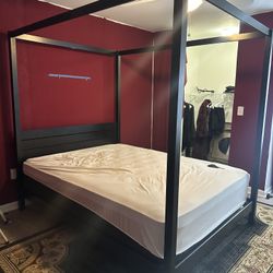 Queen size Wood Canopy Bed Frame