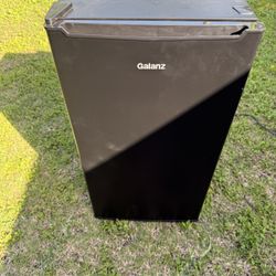 Mini Fridge Galanz