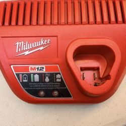Milwaukee M12 Charger