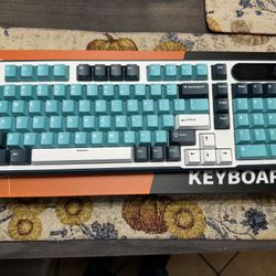 Royal Kludge RK-S98 Mechanical Keyboard With Smart Display