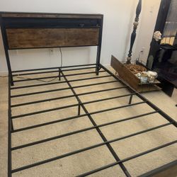 Queen Bed With 4 Storage Drawer 