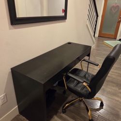 Desk And chair 