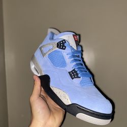 Size 11 Jordan 4s University Blue size 11 