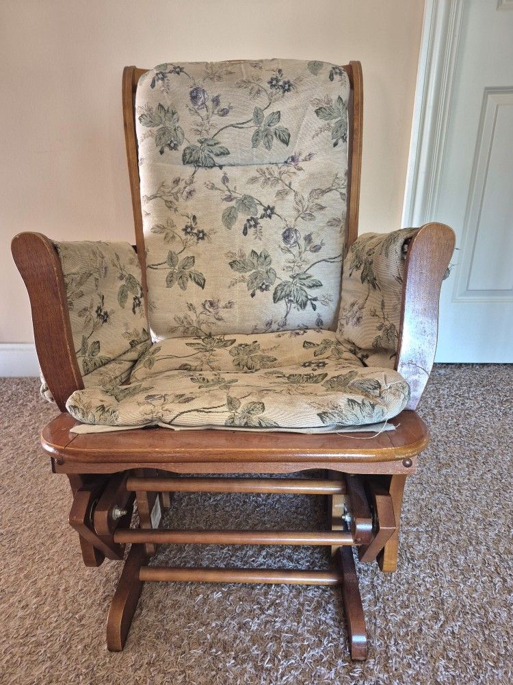Wooden Arm Rocking Chair