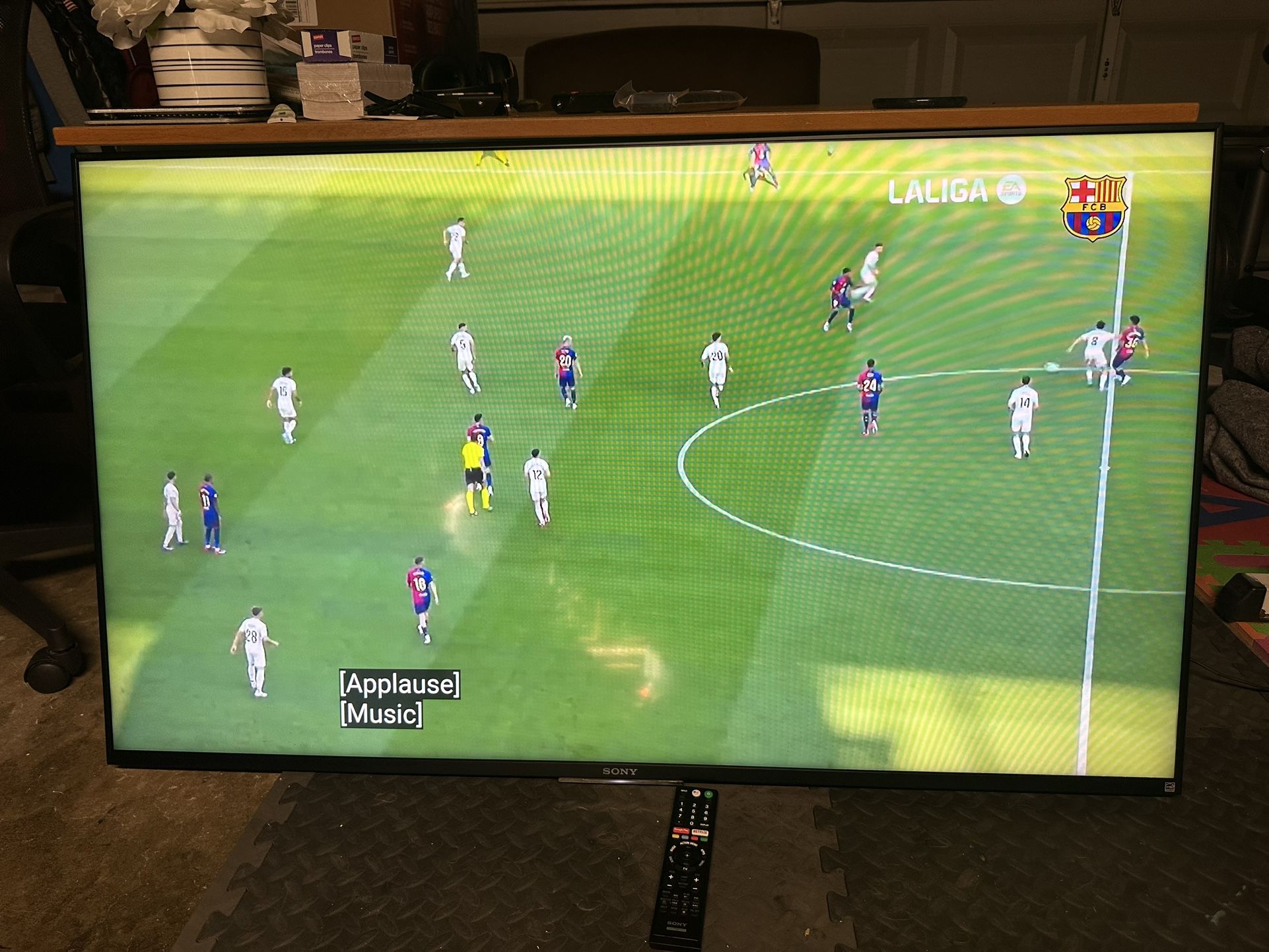 55” Sony 4k Smart Tv With Remote And Wall Mounted Like New