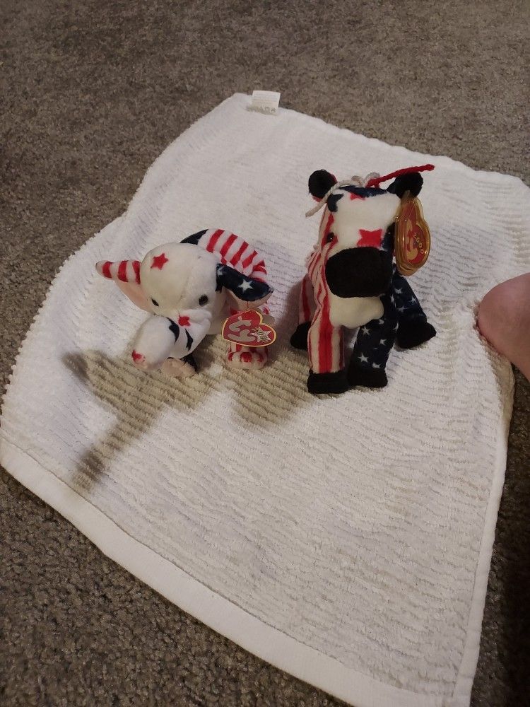 RIGHTY2000 AND LEFTY 2000 BEANIE BABIES $100.00. GOOD CONDITION
