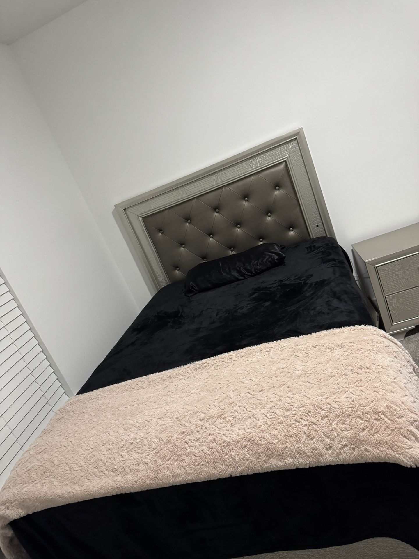 Full Bed Frame With Mattress And Night Stand