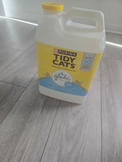 Empty 20 pound tidy cat kitty litter plastic container