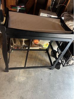 Baby changing table with my pad like new