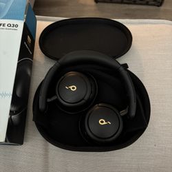  🎵 Anker Soundcore Life Q30 ANC Over‑Ear Headphones w/ Hard Case – Excellent Condition