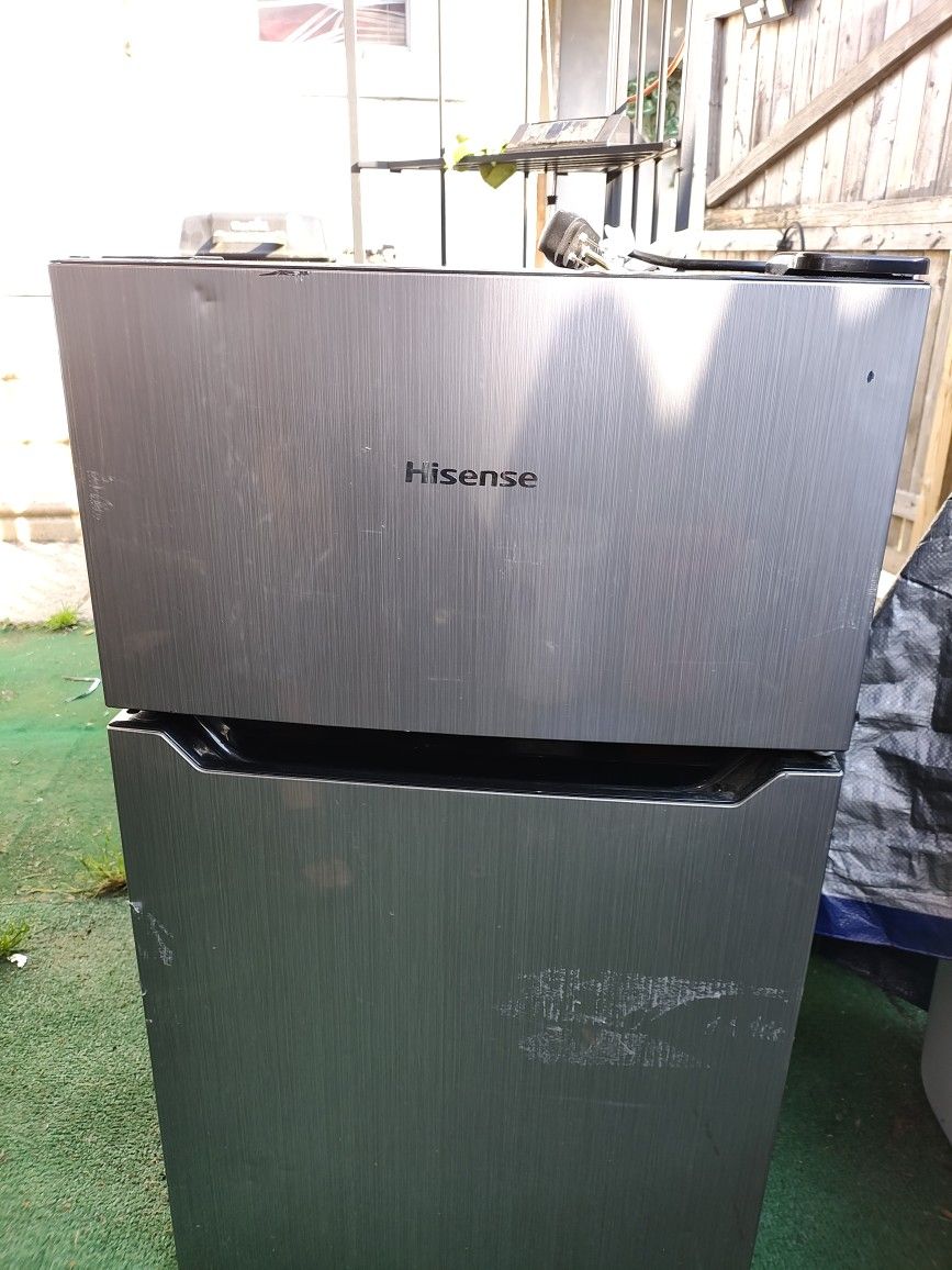 Hisense Mini Fridge With Freezer