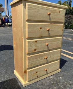 Five drawers dresser