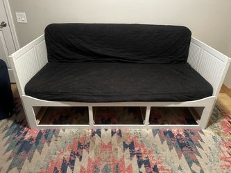 Daybed with drawers