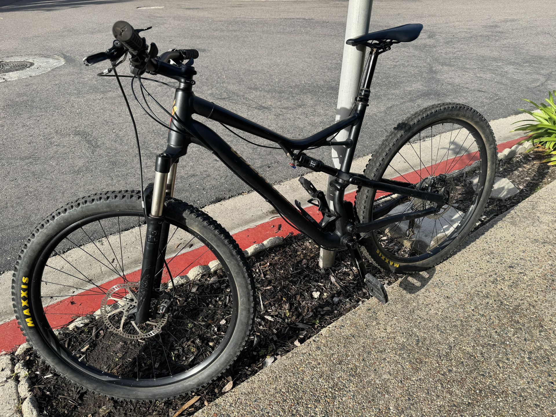2018 Specialized Camber Full Suspension Mountain Bike. Frame XL. Dropper Post.  Great Condition