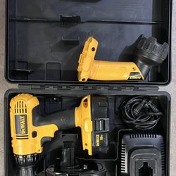 DeWalt Drill  & Light Set