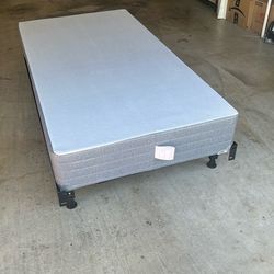 Box Spring w/frame ( Twin Size )