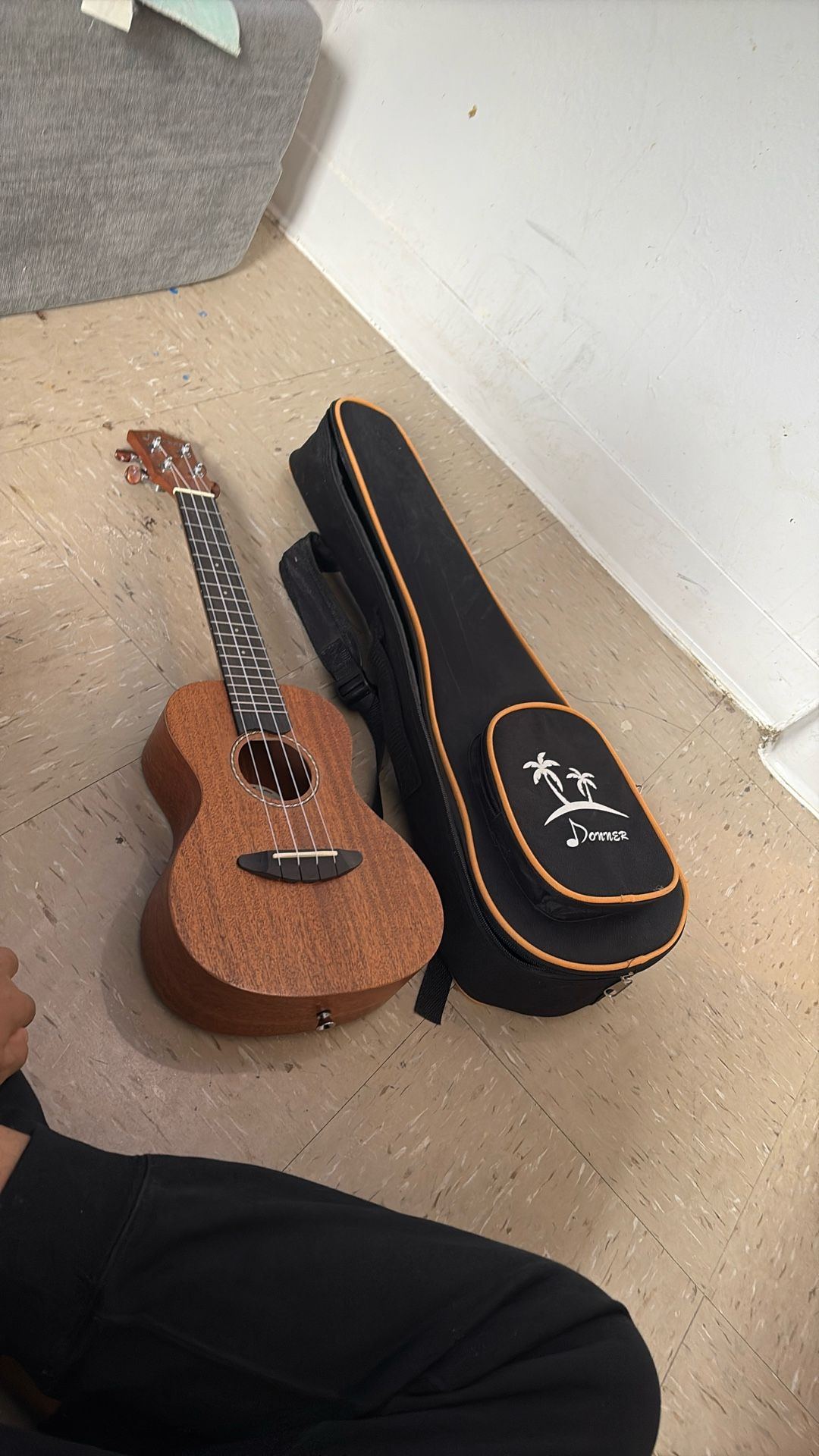Donner ukulele 