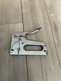 Staple gun