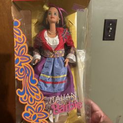 Italian 2nd Edition 1993 Barbie Doll New