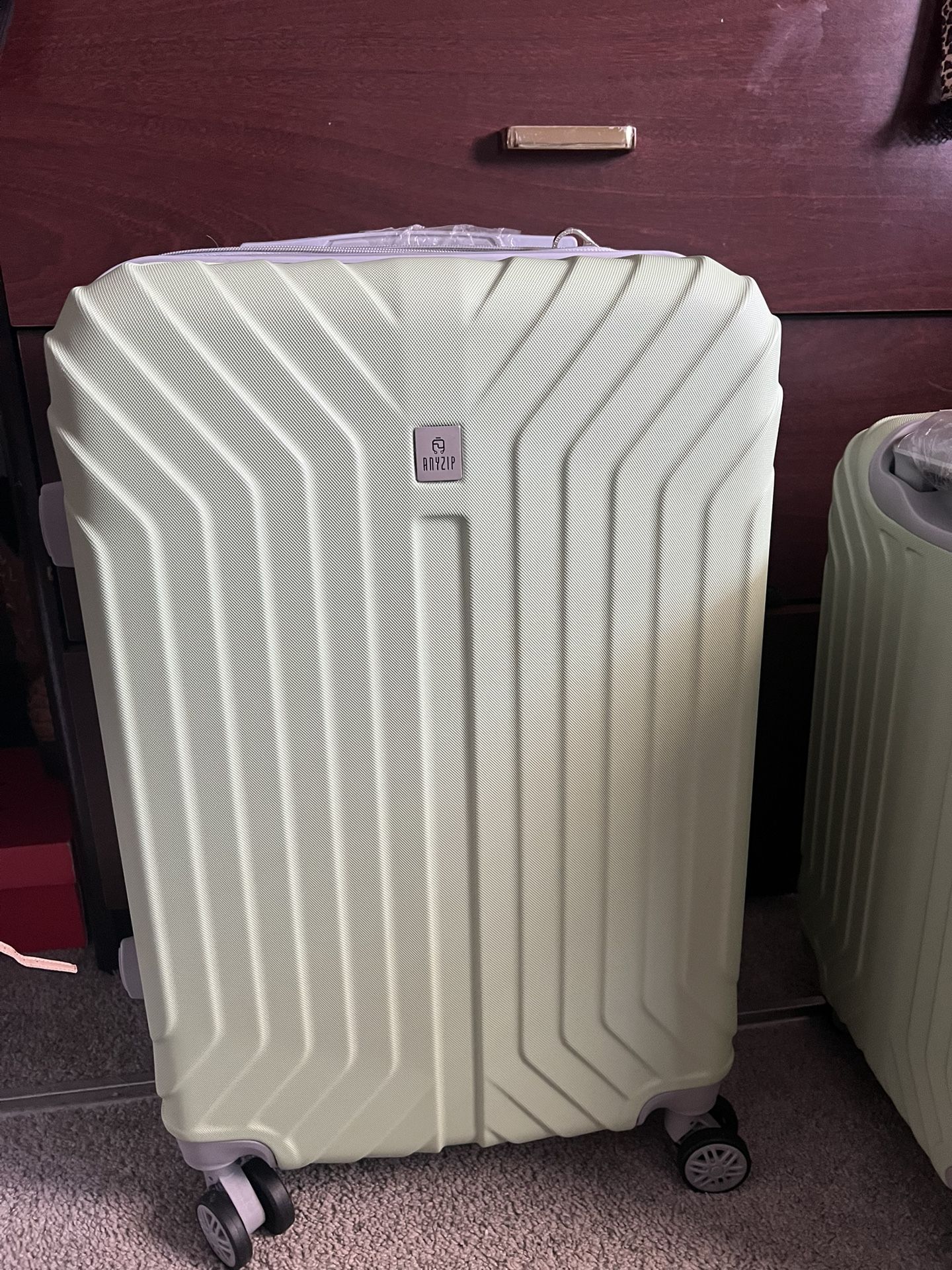 Any zip Travel luggage 
