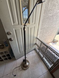 Lamp for sale come pick it up