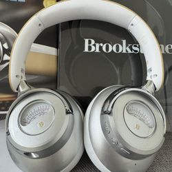⭐️ NEW BROOKSTONE HEADPHONES Over Ear Metered