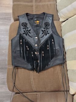 Leather vest, size Medium.