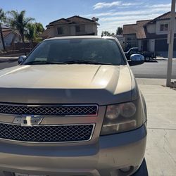 Chevrolet suburban 2011