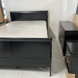 BEDROOM SET QUEEN SIZE MATTRESS AND BOX SPRING SET AND DRESSER AND NIGHST