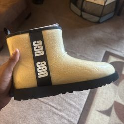 UGG Classic Clear Mini Boot