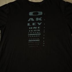 Men’s Oakley shirt