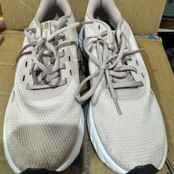 Women’s Rose Gold Nike Running Shoes 