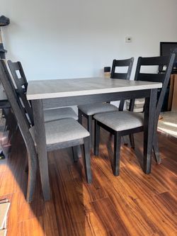 Dining Table + 4 Chairs