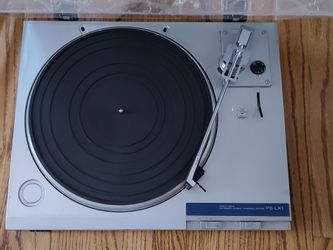 Vintage RECORD PLAYER AND AMP