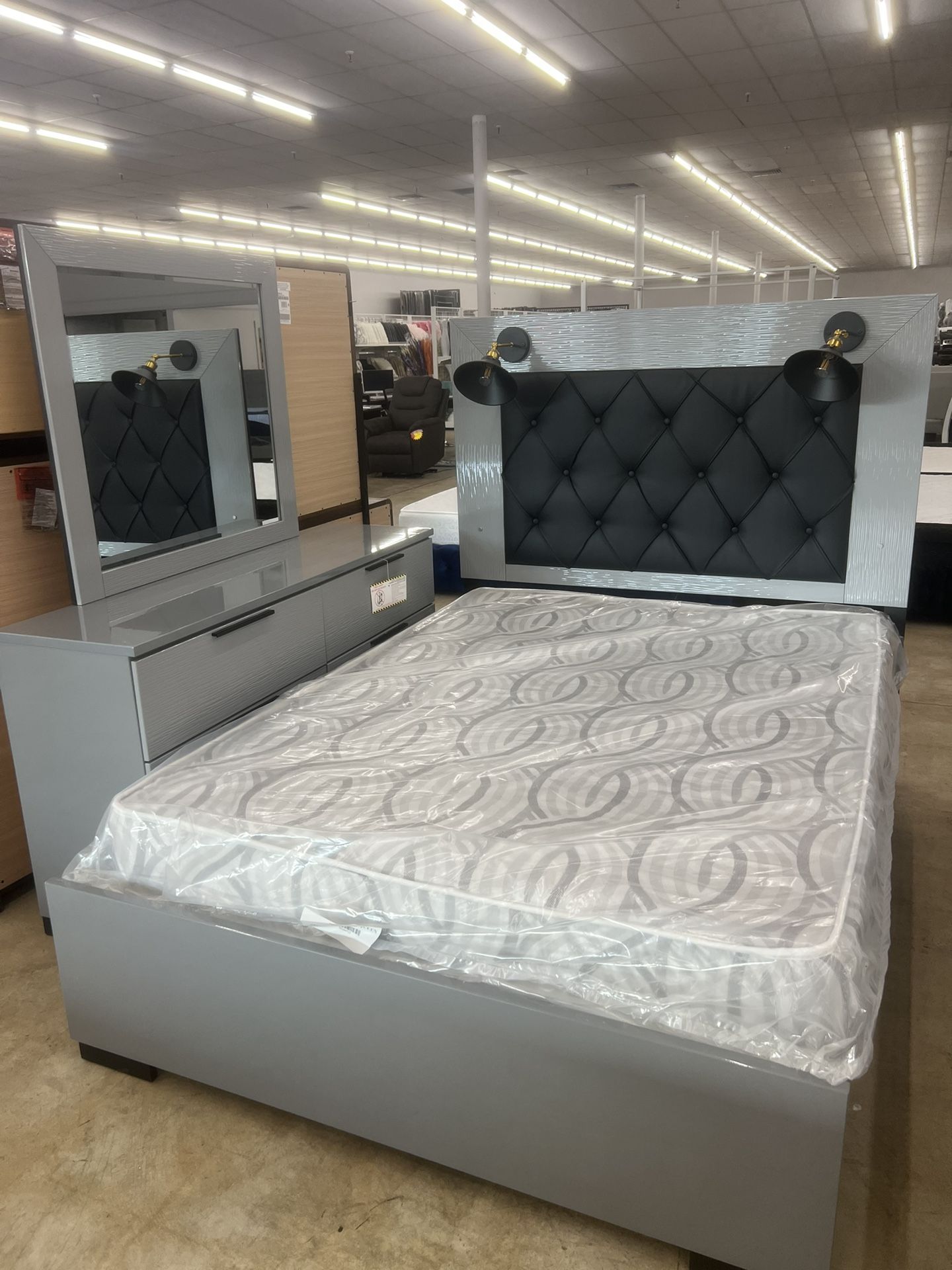 Queen Bedroom Set 