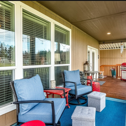 Outdoor Swivel patio chairs (2)