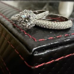 1.5carat Moissanite engagement/wedding band 925 Sterling Silver size 7