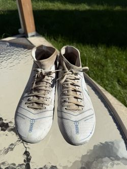 Men’s Nike Football Shoes Size 8