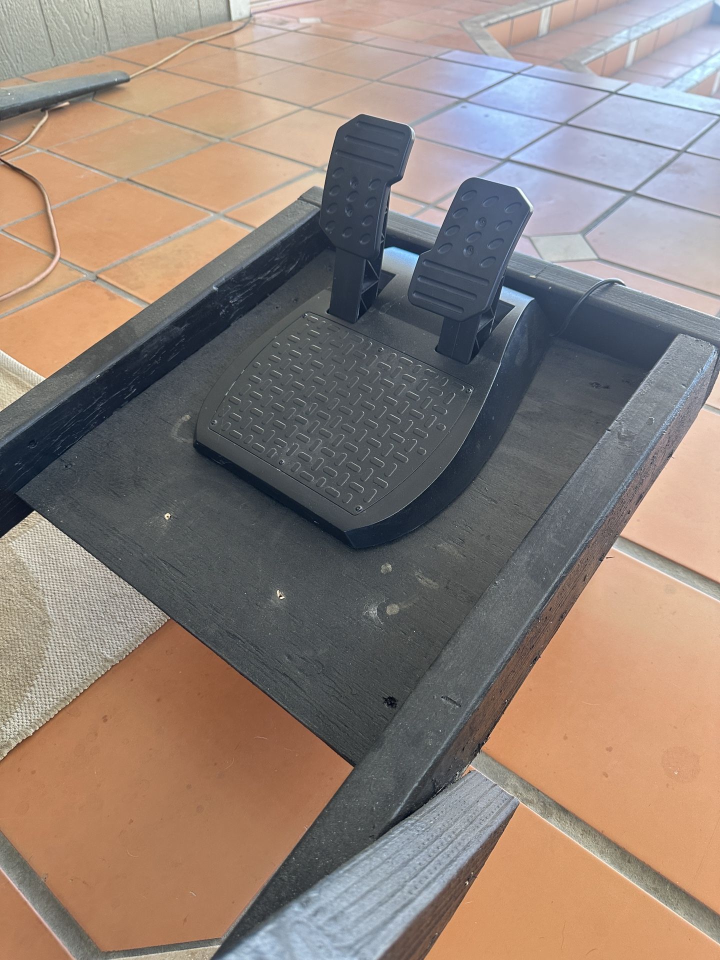 Sim Racing DIY Cockpit / Thrustmaster Ferrari Spider 458 Wheel/Pedal Set