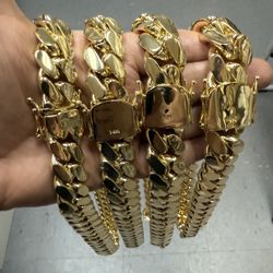 Super Heavy Handcrafted And Polished Miami Cuban Necklace 