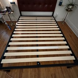 ZINUS Lorrick Metal Platform Bed Frame – Queen Size Bolt Free – Black –