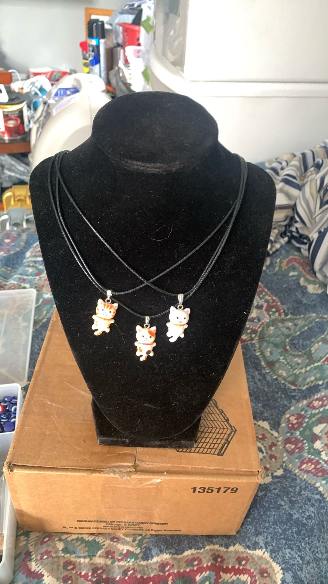 New 15’27mm Cartoon Cute Cat jewelry. Each.
