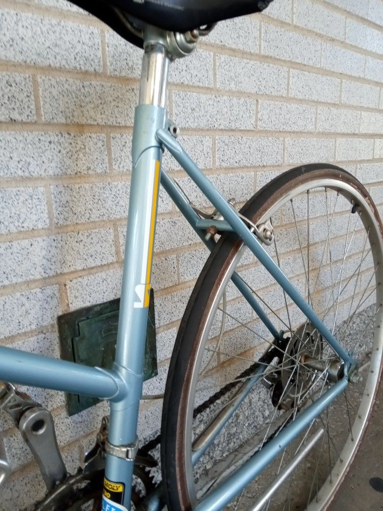 Very Nice Schwinn 1985 World Sport Step Through Needs A Little TLC
