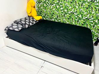 Queen bed with under storage
