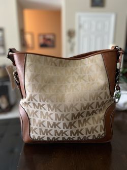BRAND NEW Michael Kors Brookville Lg Shoulder Purse