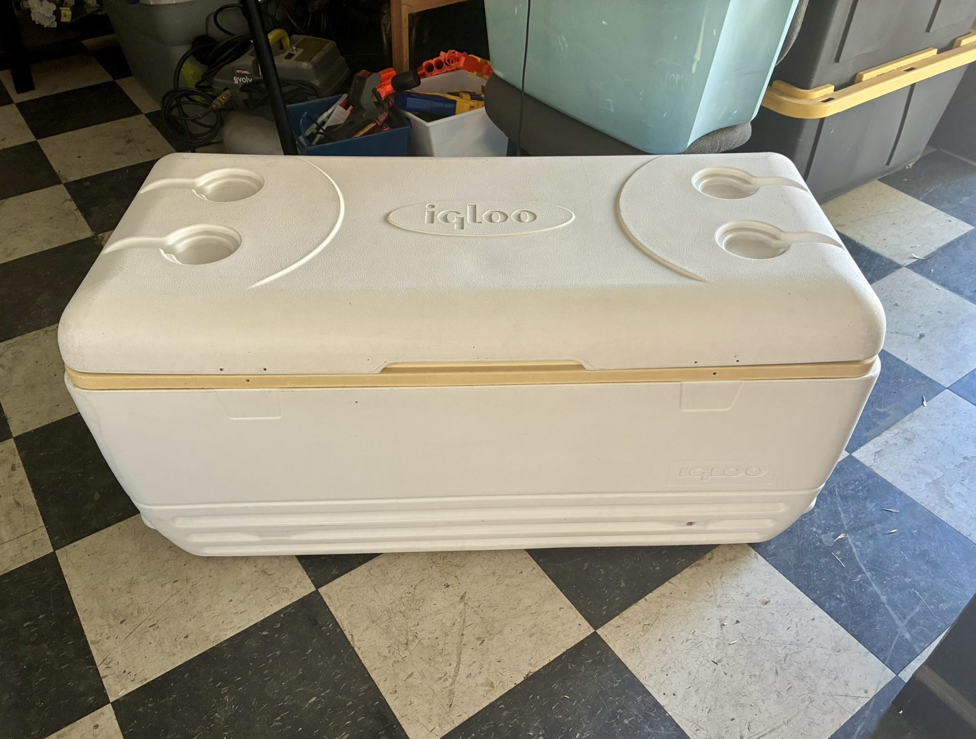 Large Igloo Cooler