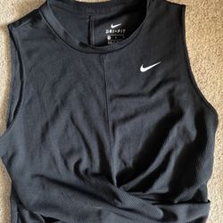 Nike Crop Top
